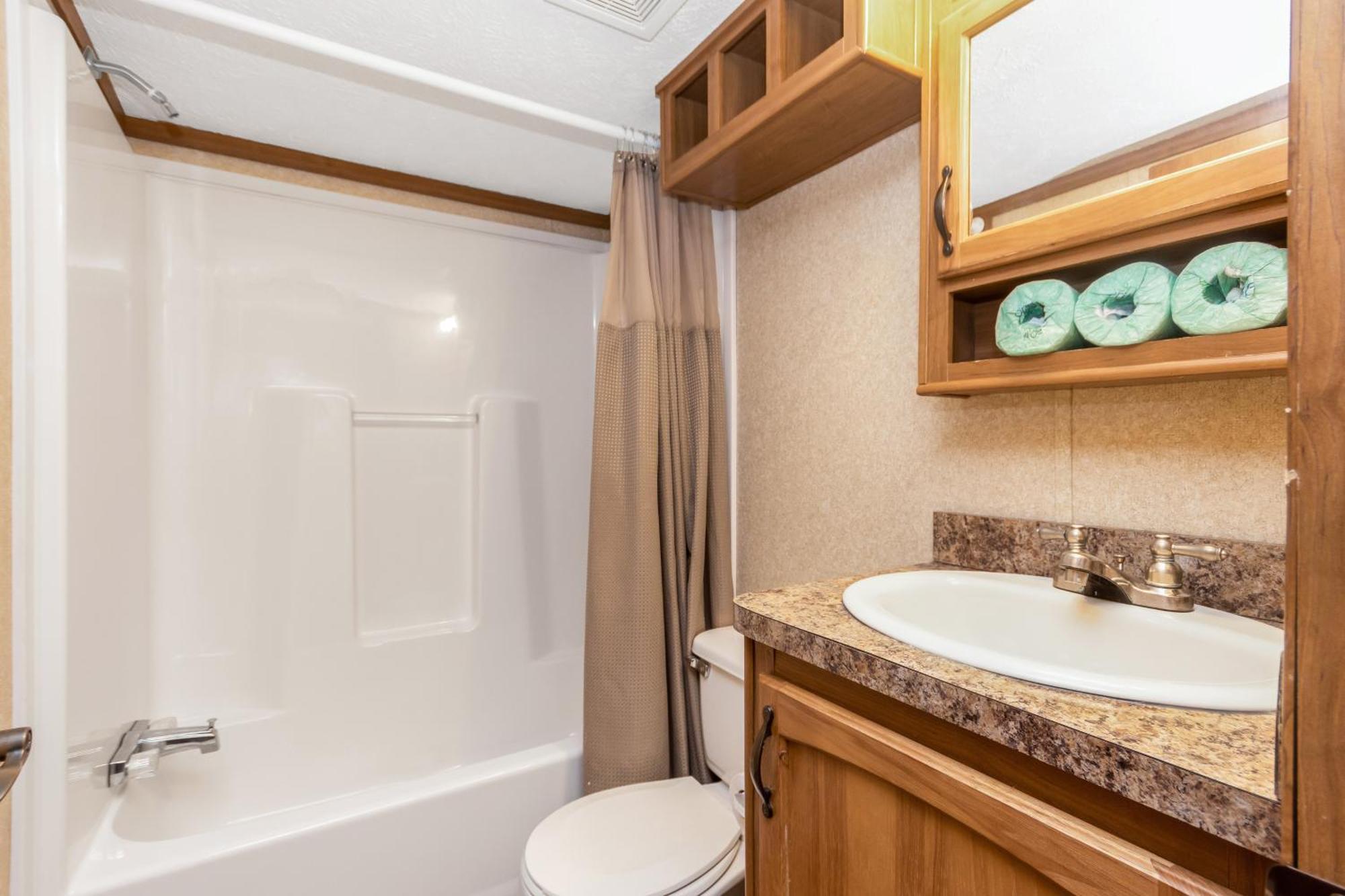 فيلا Jellystone Park Birchwood Acres Greenfield Park المظهر الخارجي الصورة