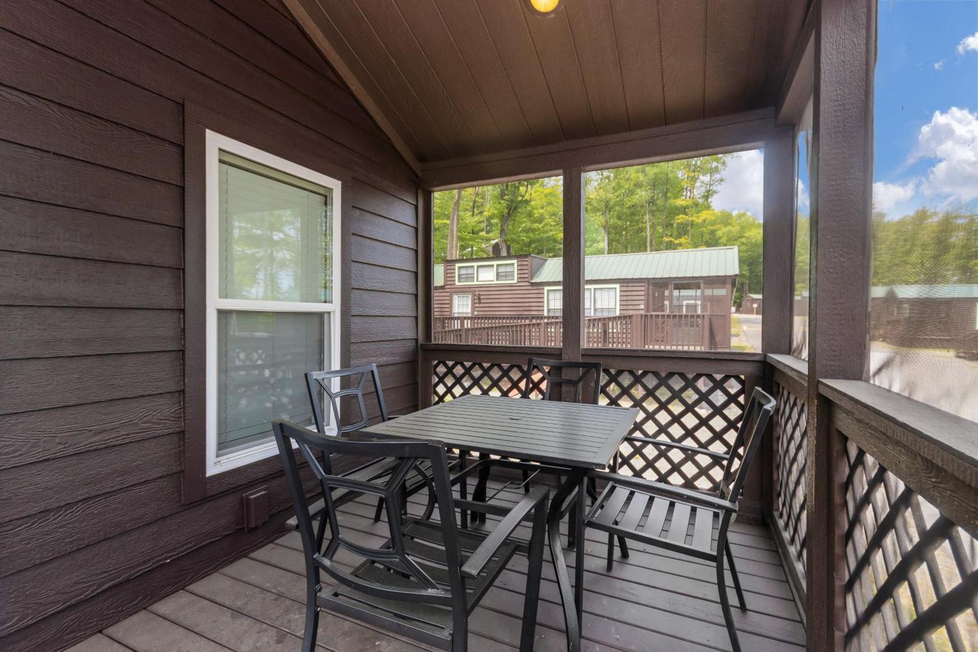 فيلا Jellystone Park Birchwood Acres Greenfield Park المظهر الخارجي الصورة